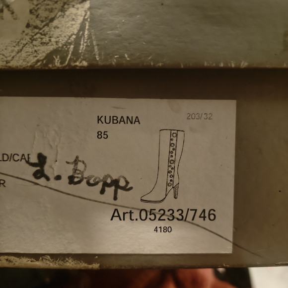 Stylish Black Knee-High Boots with Metallic Accents - Picture 2 of 4